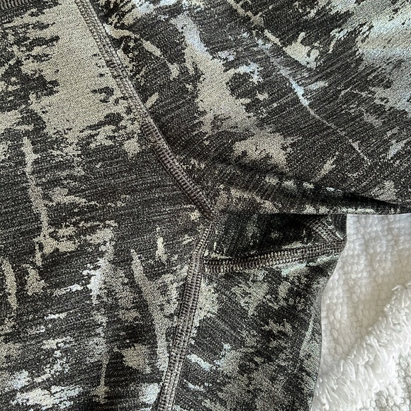 Lululemon legging - Picture 5 of 7